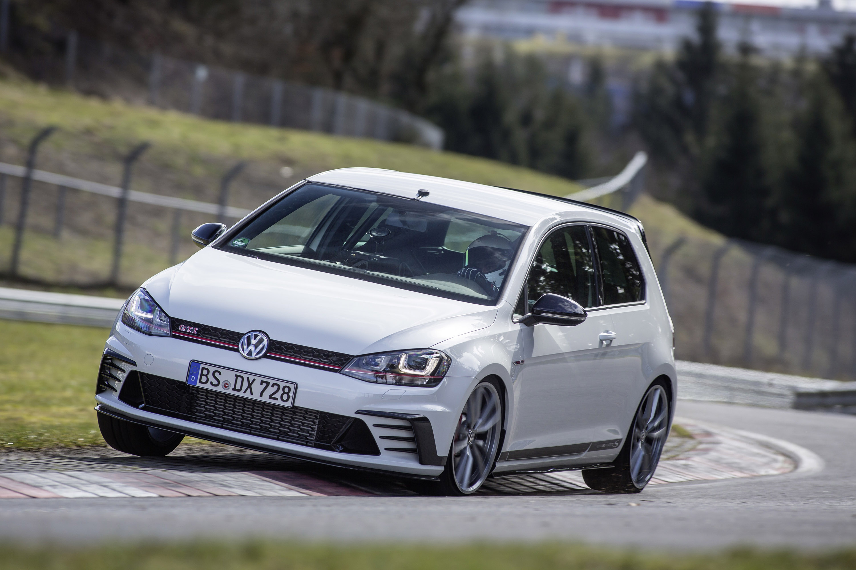 Volswagen Golf GTI Clubsport S with a world record