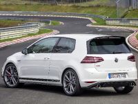 2016 Volswagen Golf GTI Clubsport S with a world record