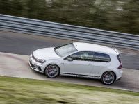 Volswagen Golf GTI Clubsport S with a world record (2016) - picture 7 of 11