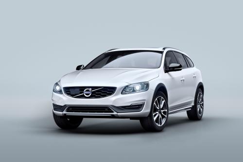 Volvo V60 Cross Country (2016) - picture 1 of 8