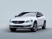 Volvo V60 Cross Country (2016) - picture 1 of 8
