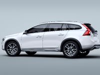 Volvo V60 Cross Country (2016) - picture 2 of 8