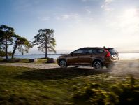 Volvo V60 Cross Country (2016) - picture 5 of 8