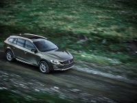 Volvo V60 Cross Country (2016) - picture 7 of 8