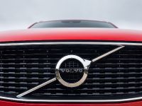 Volvo XC90 R-Design (2016) - picture 8 of 10