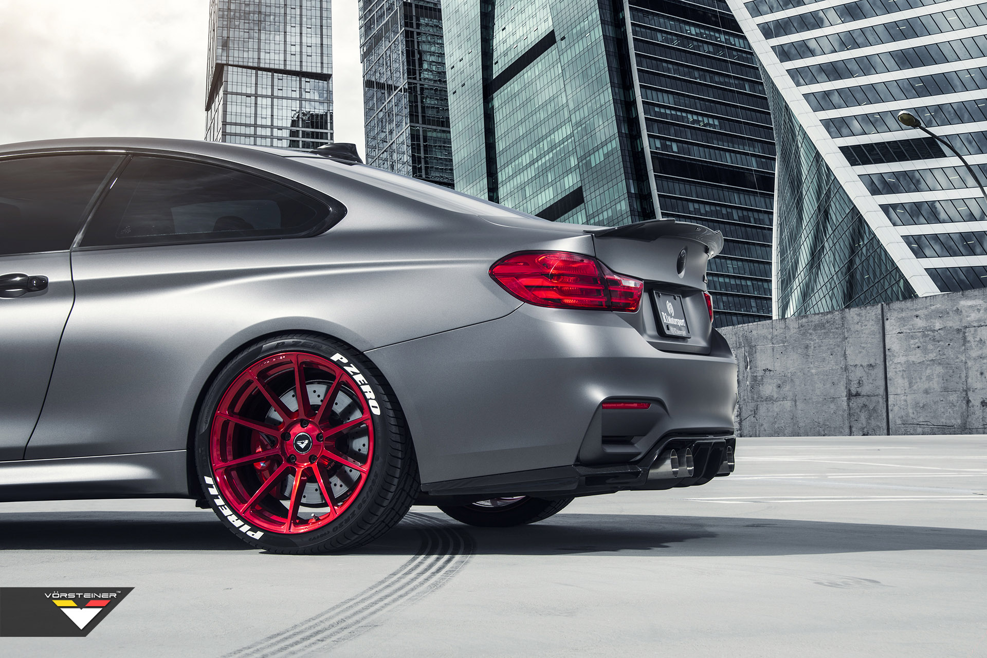 Красно серая машина. BMW m4 f82. M4 Vorsteiner. БМВ м4 Моторспорт. BMW m4 Wheels.