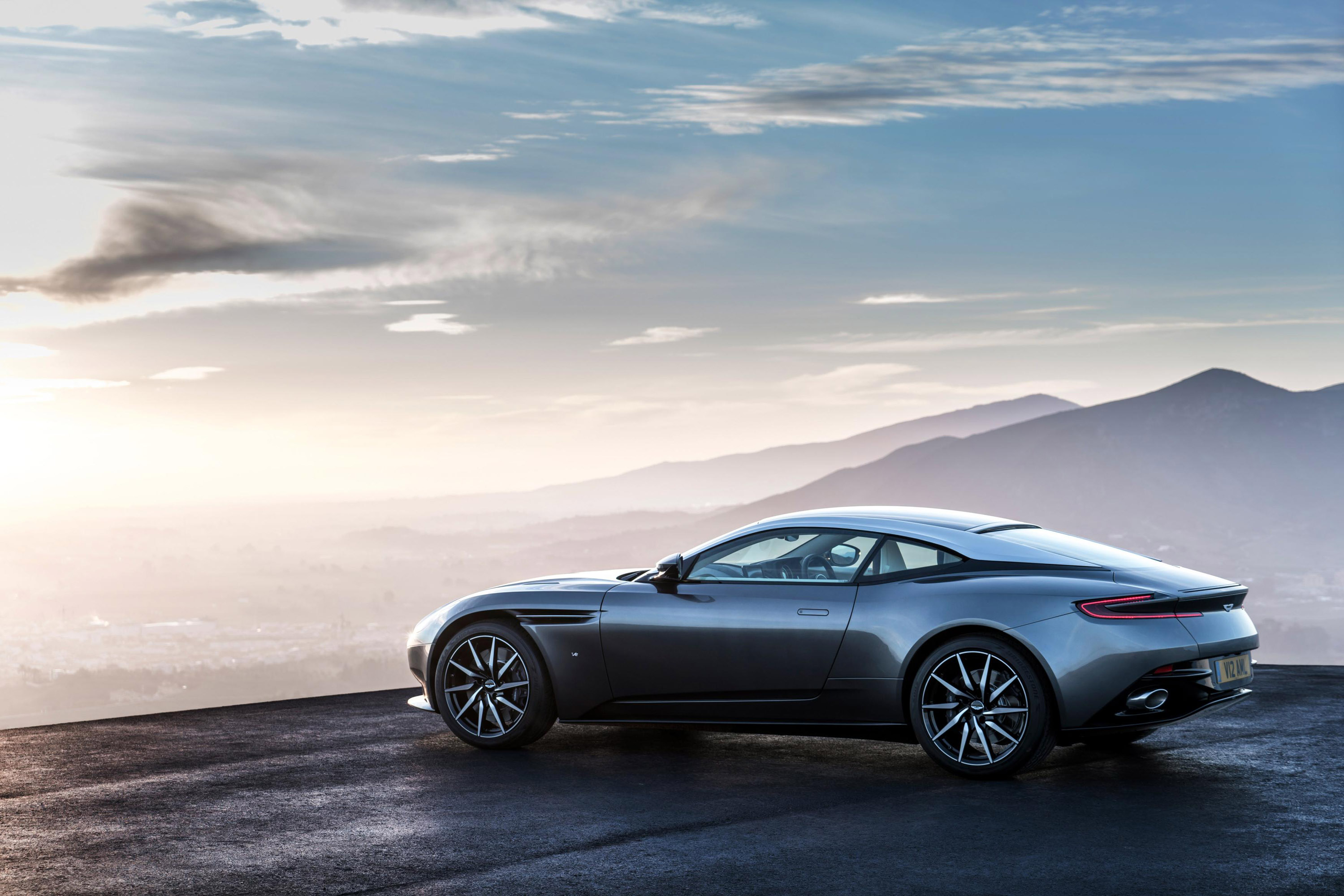 Aston Martin DB11