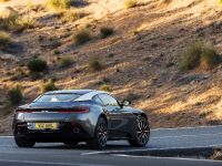 Aston Martin DB11 (2017)