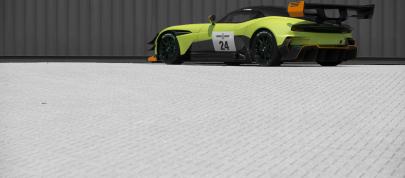 Aston Martin Vulcan AMR Pro (2017) - picture 4 of 18