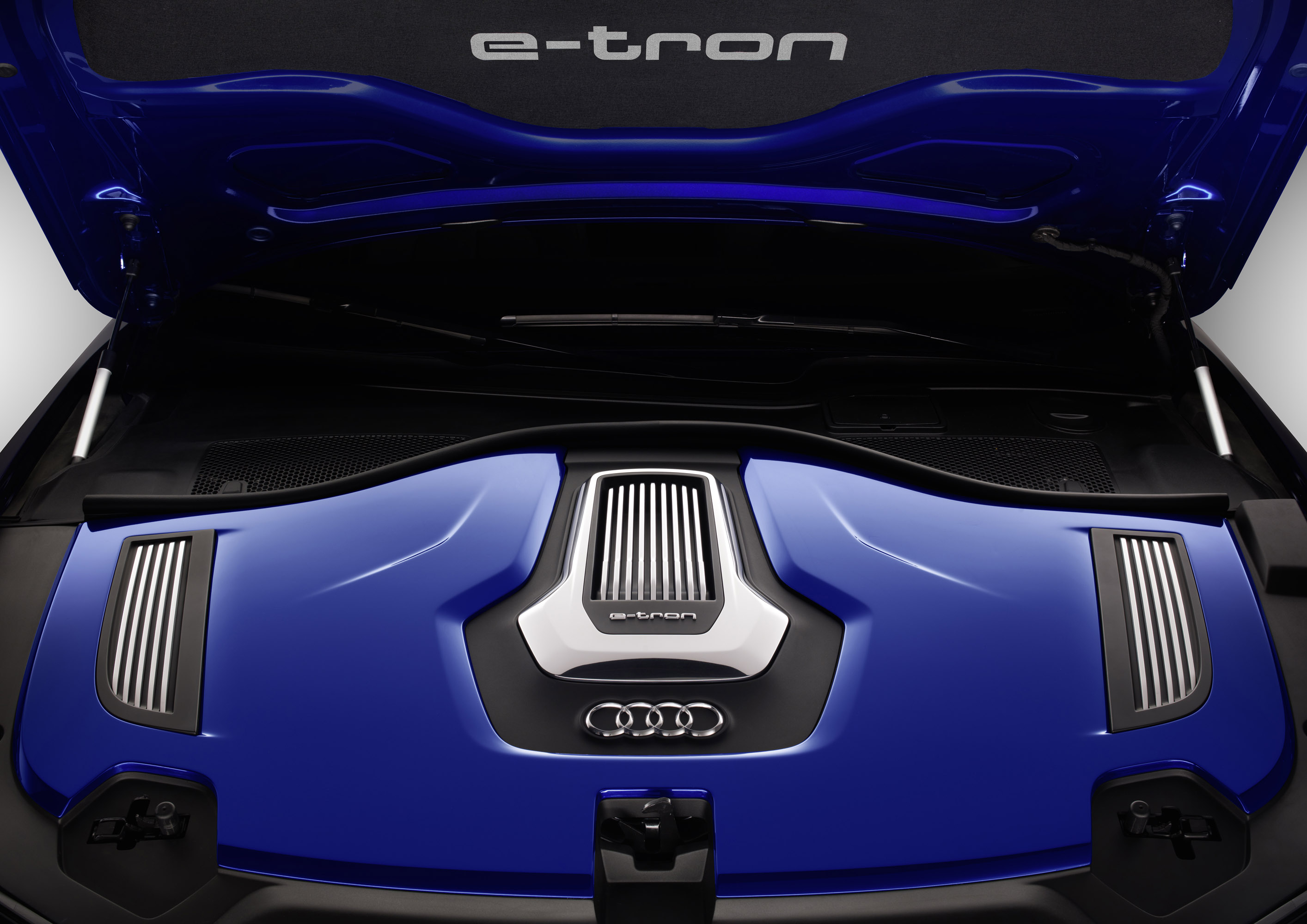 Audi A6L e-tron