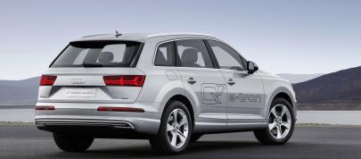 Audi Q7 e-tron 2.0 TFSI quattro (2017) - picture 12 of 22