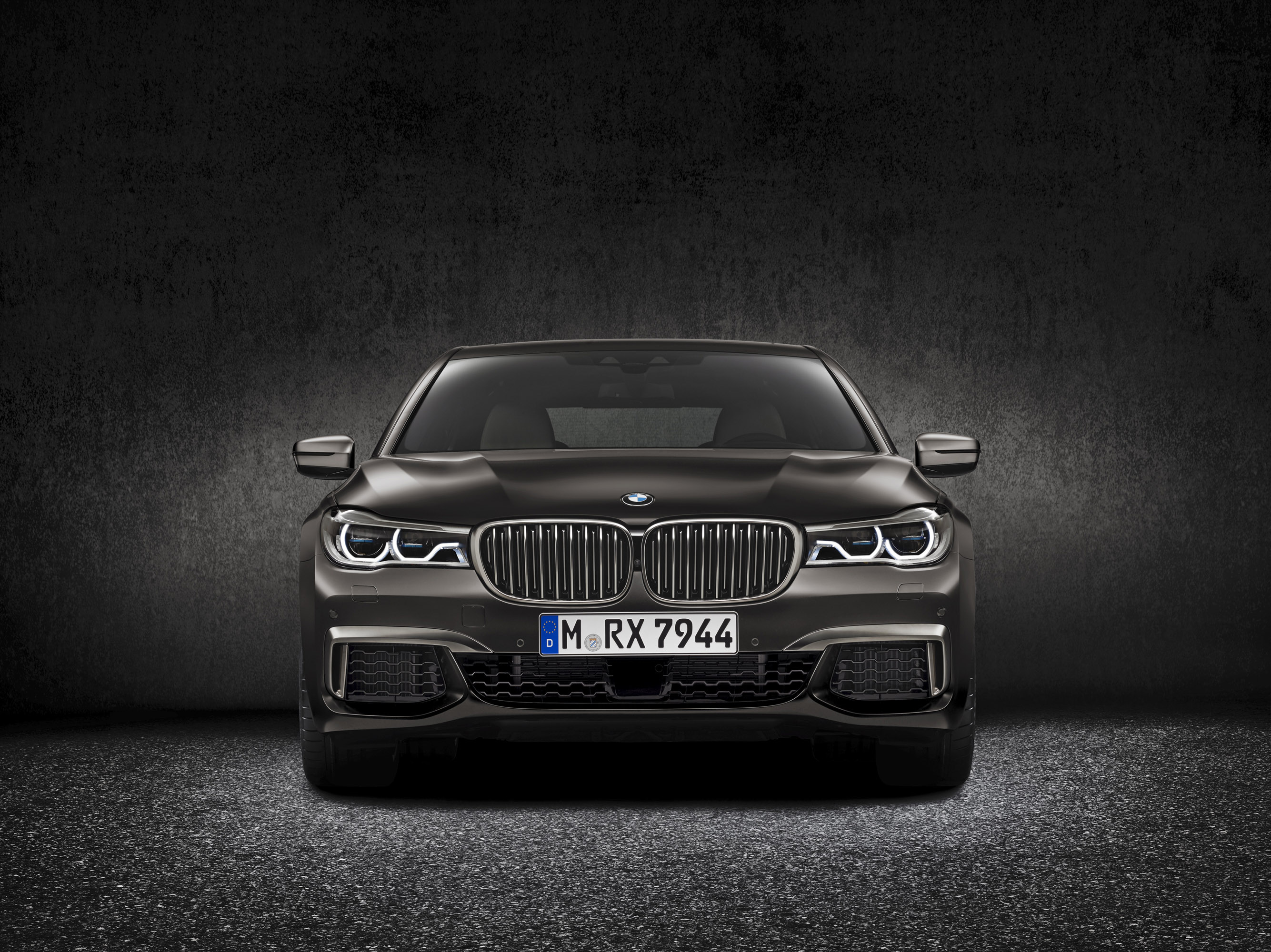 BMW M760Li xDrive