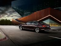 BMW M760Li xDrive (2017)