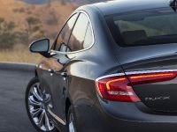 Buick LaCrosse (2017) - picture 13 of 18