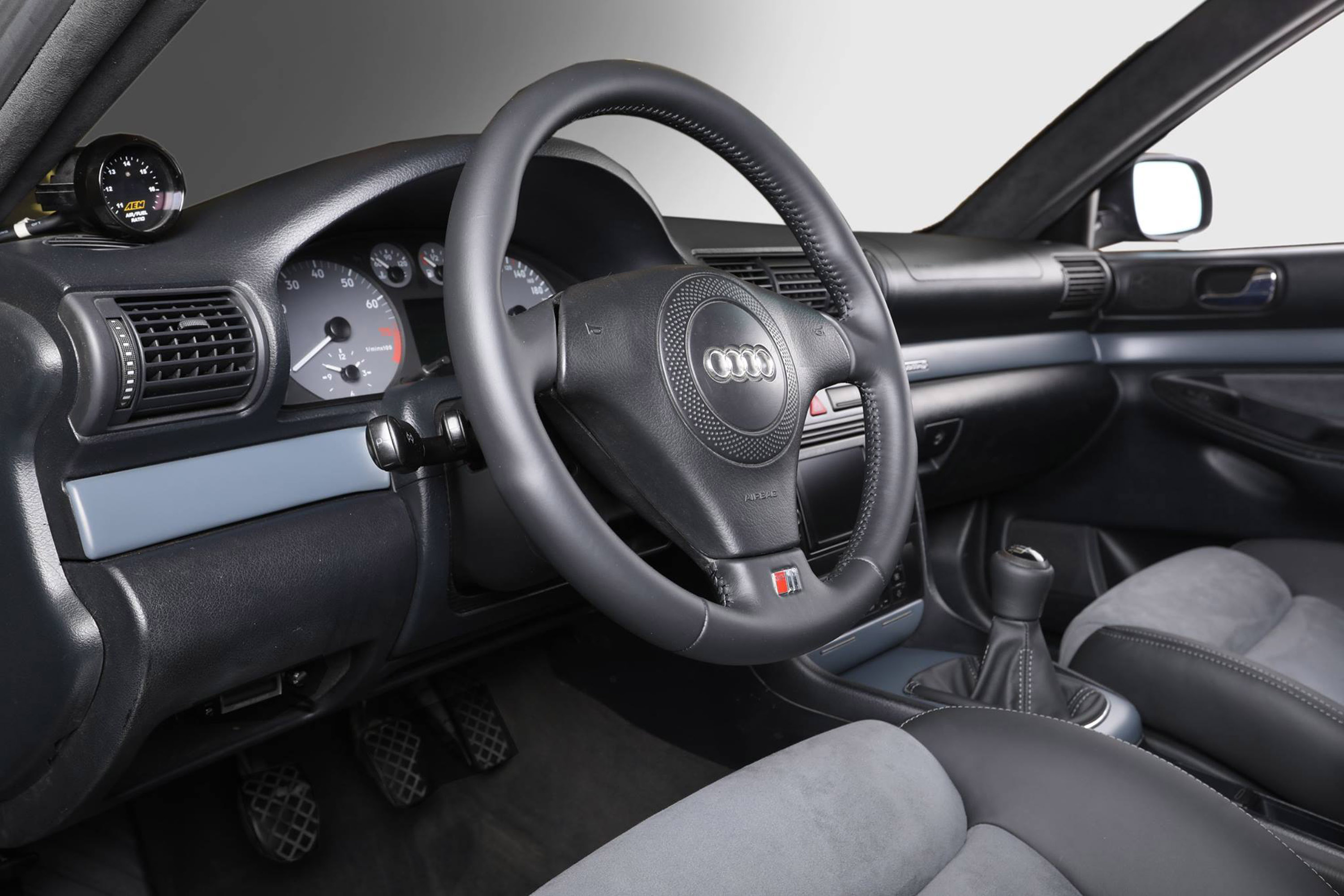 Carbon Motors Audi RS4 B5