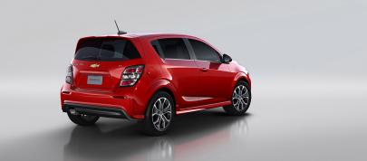 Chevrolet Sonic (2017) - picture 4 of 8