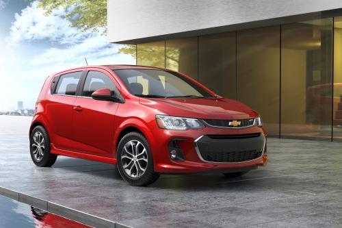 Chevrolet Sonic (2017) - picture 1 of 8