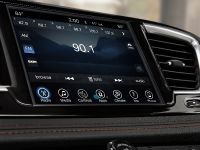 Chrysler Pacifica (2017) - picture 50 of 58