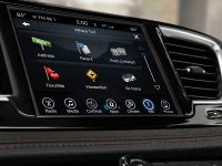 Chrysler Pacifica (2017) - picture 51 of 58