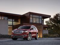 GMC Acadia Denali (2017) - picture 1 of 7