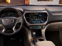 GMC Acadia Denali (2017) - picture 5 of 7