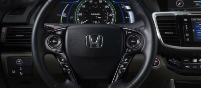 Honda Accord Hybrid (2017) - picture 7 of 12