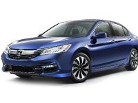 Honda Accord Hybrid (2017) - picture 1 of 12