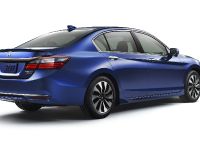 Honda Accord Hybrid (2017) - picture 2 of 12