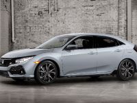 Honda Civic Hatchback (2017) - picture 1 of 5