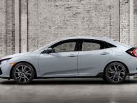 Honda Civic Hatchback (2017) - picture 2 of 5