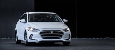 Hyundai Elantra Eco (2017) - picture 4 of 8