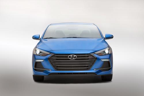 Hyundai Elantra Sport (2017) - picture 1 of 15