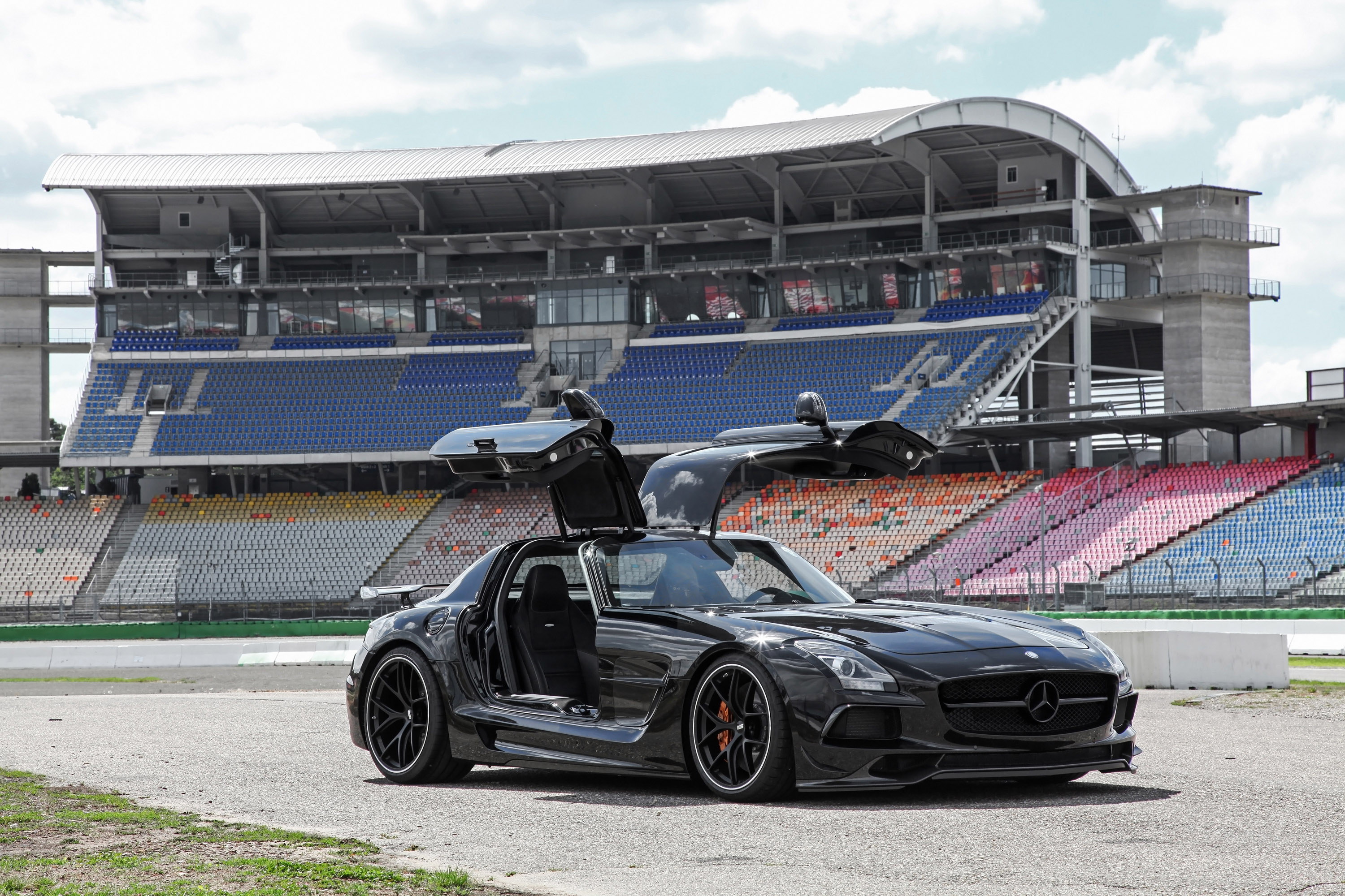 Inden Desgin Upgrades Mercedes Amg Sls Machine