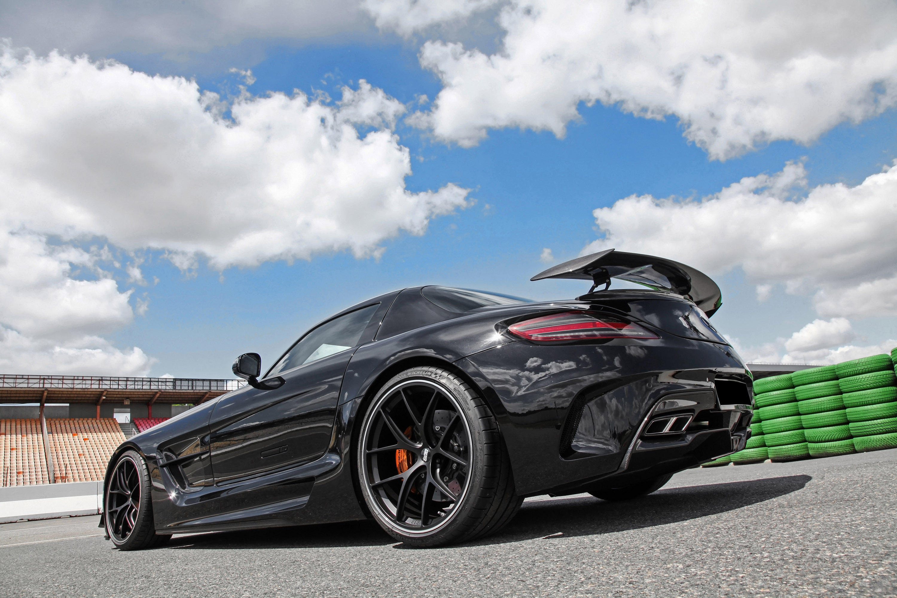 Inden Design Mercedes-AMG SLS