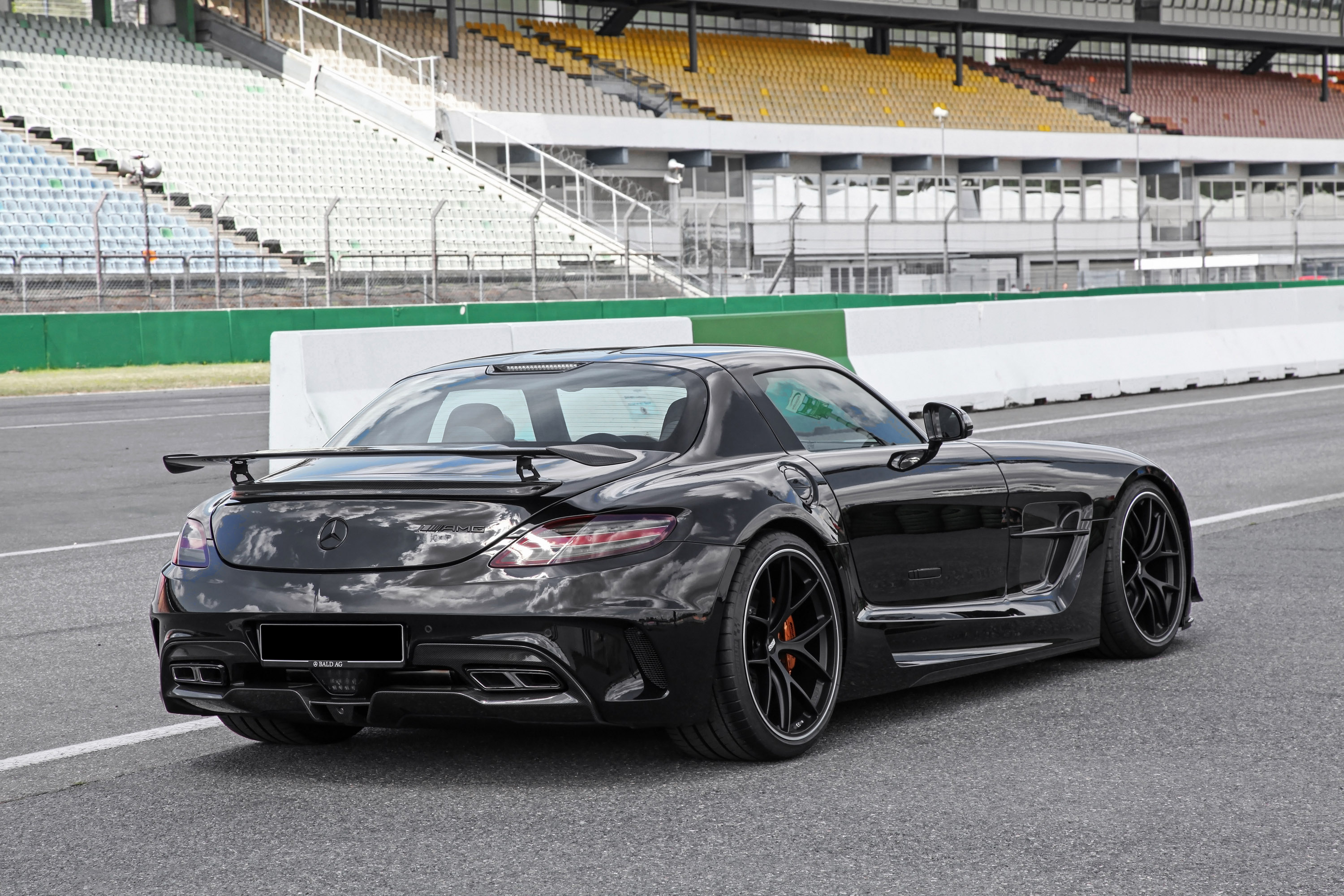 Inden Design Mercedes-AMG SLS