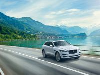 Jaguar F-PACE (2017) - picture 4 of 32