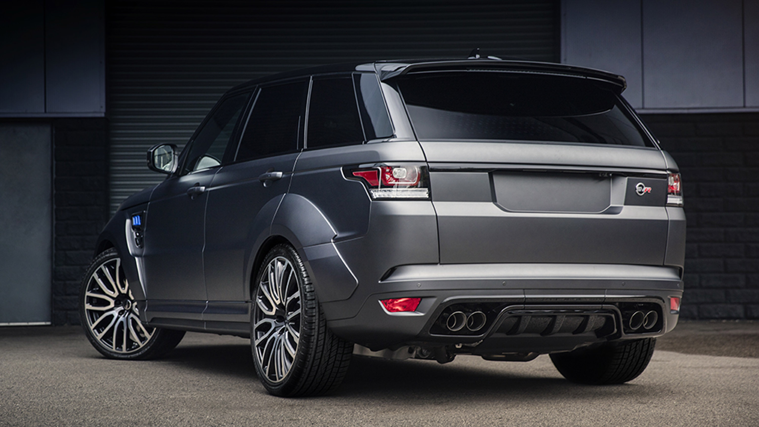 Kahn Design Land Rover Range Rover Sport SVR