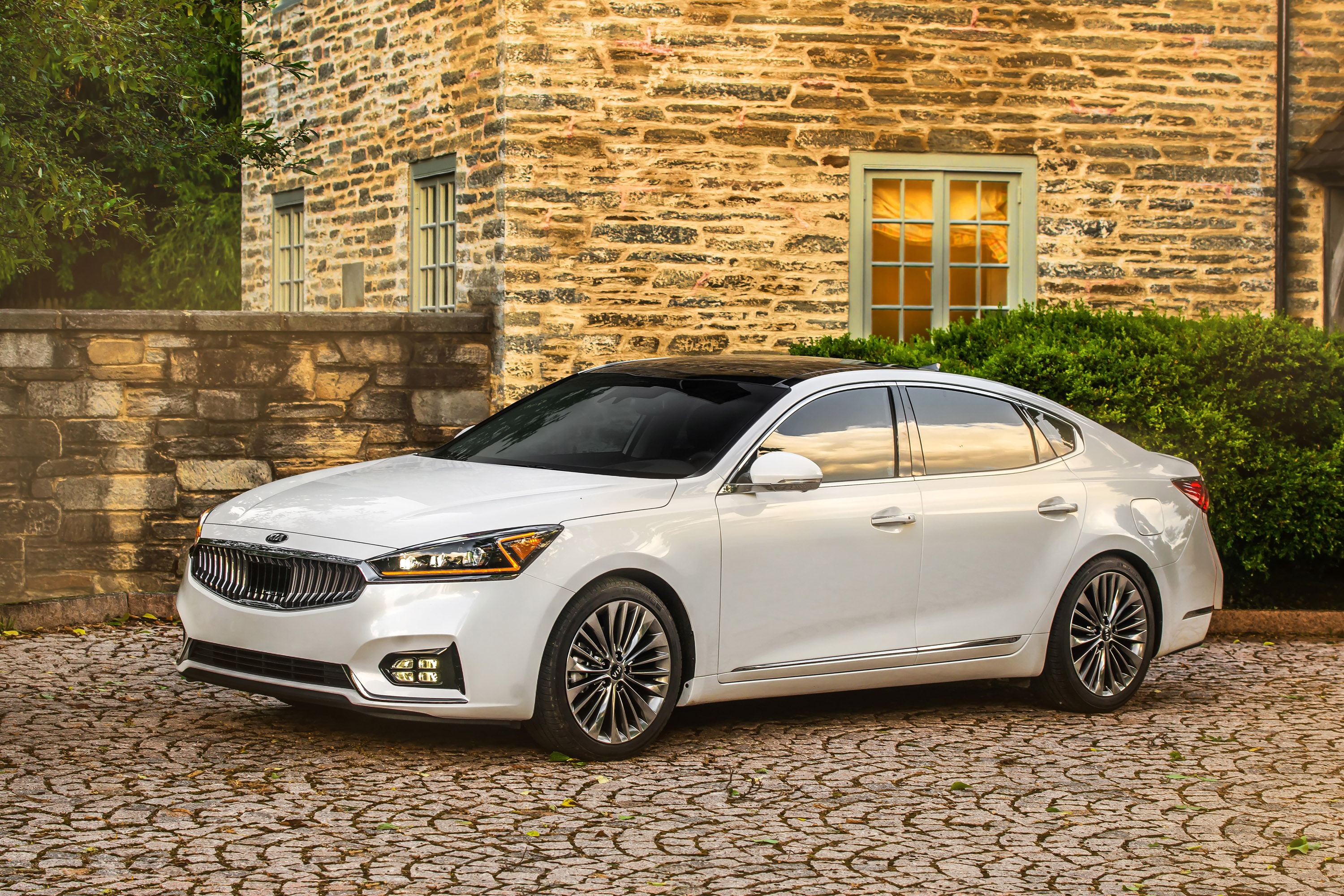 Киа удлиненная. Kia k7 2017. Kia Cadenza SXL 2017. Киа Каденза 2019. Киа Каденза 2020.