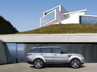 Land Rover Range Rover Sport (2017) - picture 2 of 6