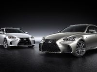 Lexus IS (2017) - picture 1 of 8