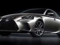Lexus IS (2017) - picture 4 of 8