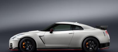 Nissan GT-R NISMO (2017) - picture 4 of 11