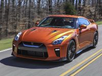 Nissan GT-R Premium (2017) - picture 1 of 4