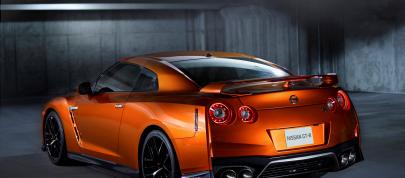 Nissan GT-R (2017) - picture 12 of 48