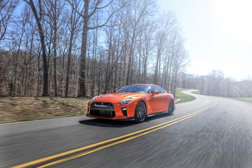Nissan GT-R (2017) - picture 17 of 48