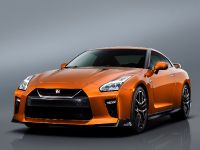 Nissan GT-R (2017) - picture 3 of 48