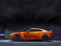 Nissan GT-R (2017) - picture 8 of 48