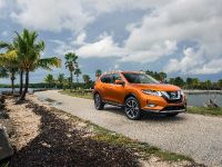 Nissan Rogue (2017) - picture 5 of 10