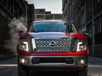 Nissan Titan Crew Cab (2017) - picture 2 of 9