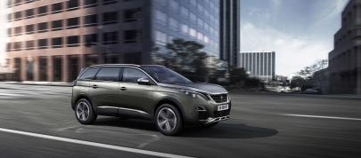 PEUGEOT 5008 (2017) - picture 7 of 10